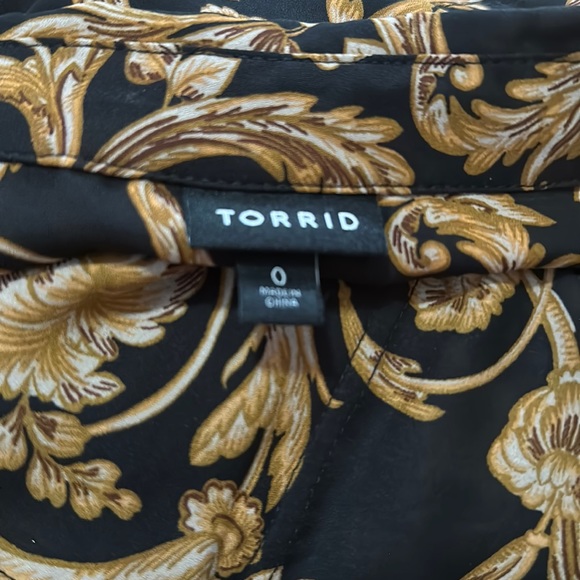 Torrid Top - Picture 3 of 6